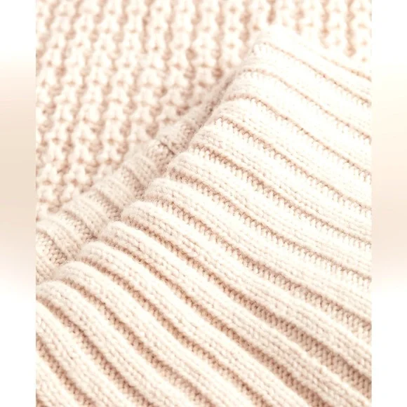 Women’s Express off the shoulder Sweater!!!! 🤍🔥 - Picture 6 of 11